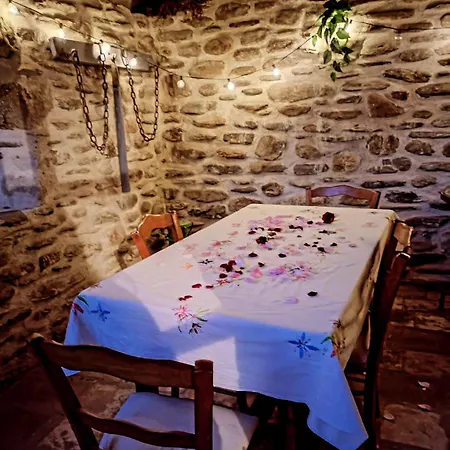 בית נופש Mes Maisons - Two With Private And Shared Pools In Cevennes Gagnières